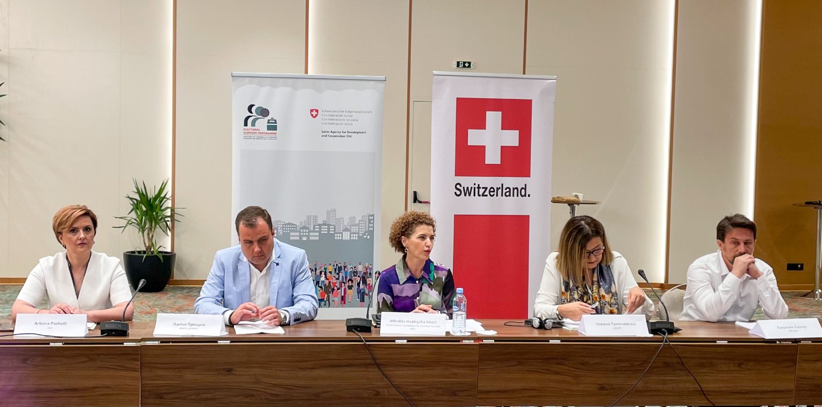 Diskutim në panel: “Kodi i sjelljes – Lufta kundër dhunës ndaj grave në politikë dhe në procesin zgjedhor”