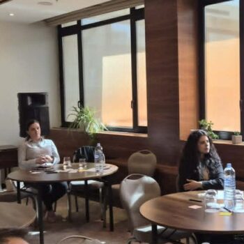 9e256379-f400-48e0-b440-87c3e497952e