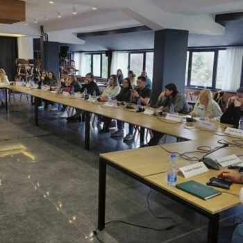 c63959a4-365c-41de-8e04-3d210a812427